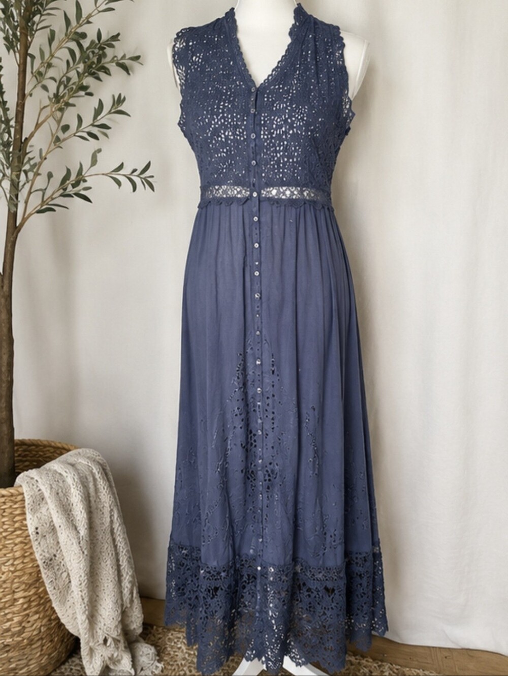 Johnny Was Medium Embroidered Boho Dress – Style L32118-5